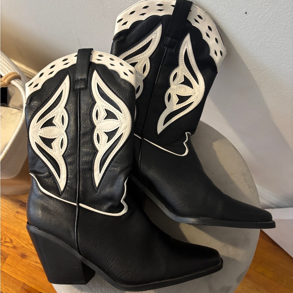Bellini Black and White Heeled Boots with Sleek Design